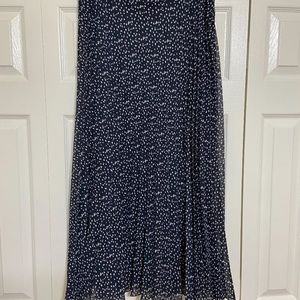 Ladies Size 6 Pleated Maxi Skirt